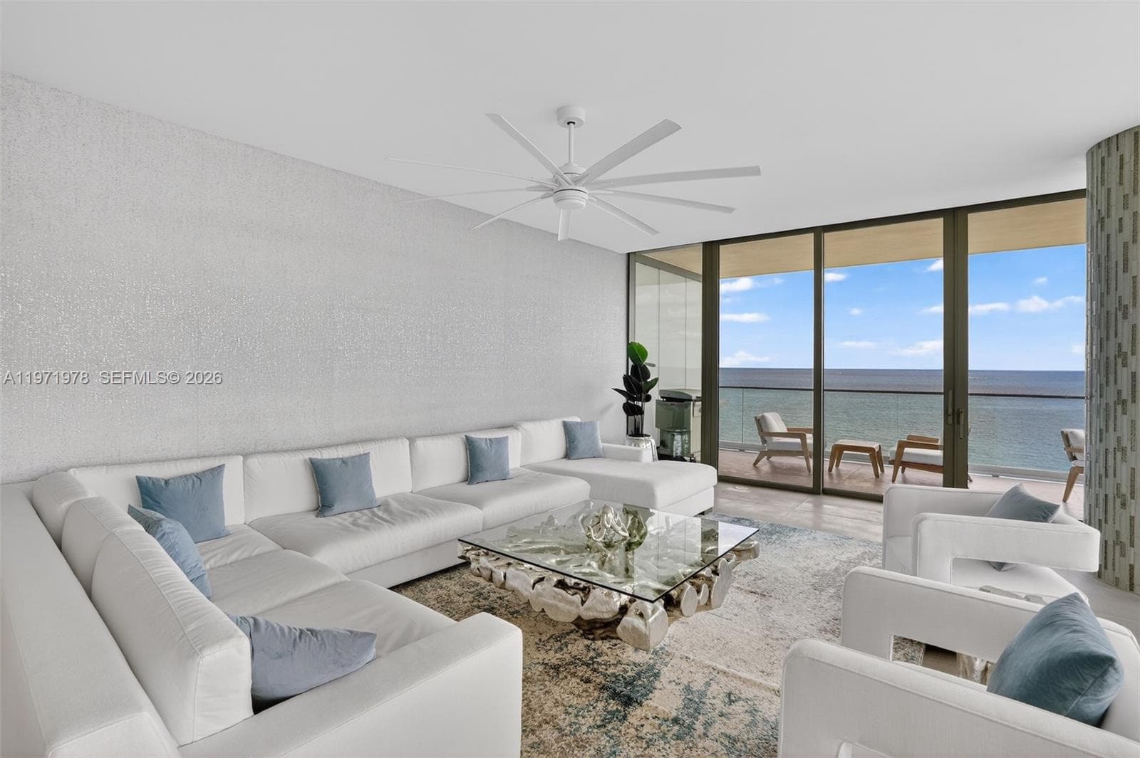 2000 Ocean Dr 14B photo 3