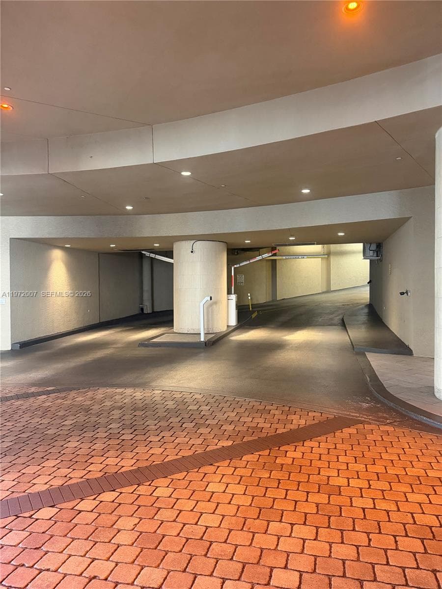 551 N Fort Lauderdale Beach Blvd R2210 photo 25