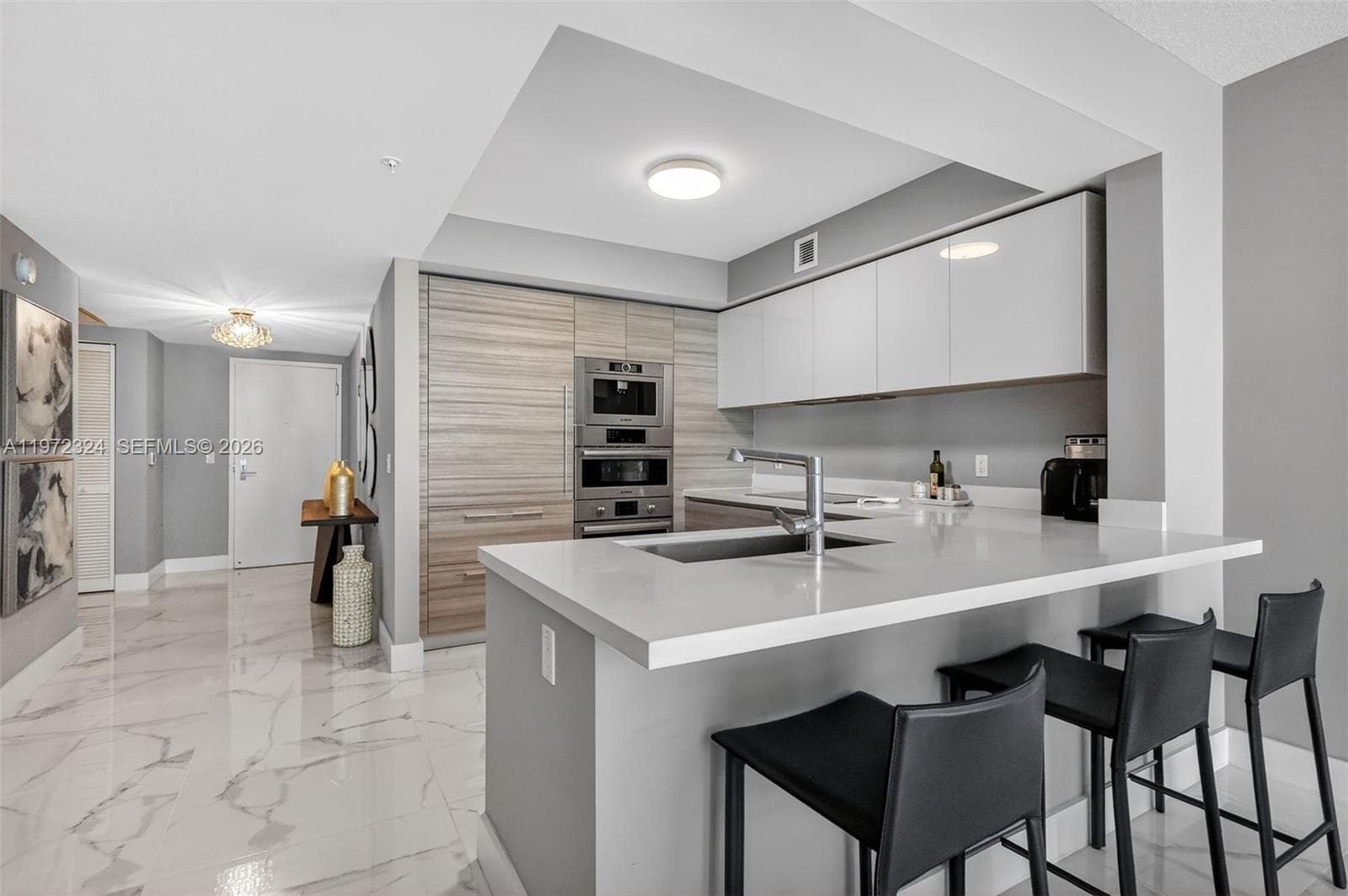 300 Sunny Isles Blvd 4-804 photo 2