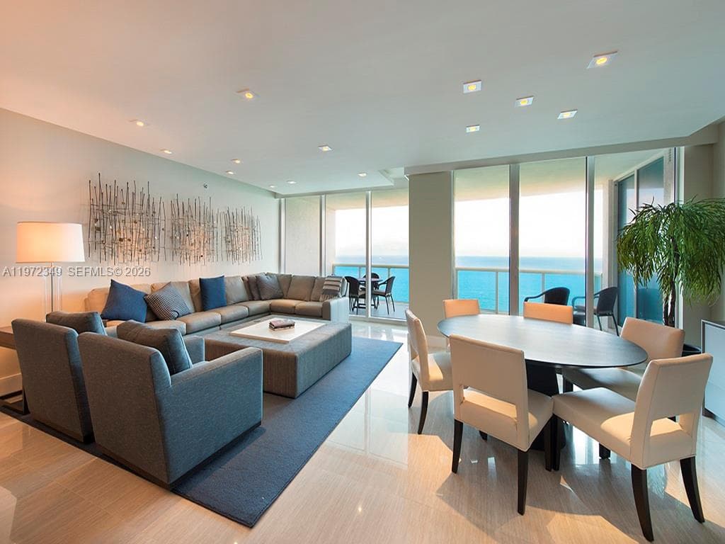 2711 Ocean Dr. 3