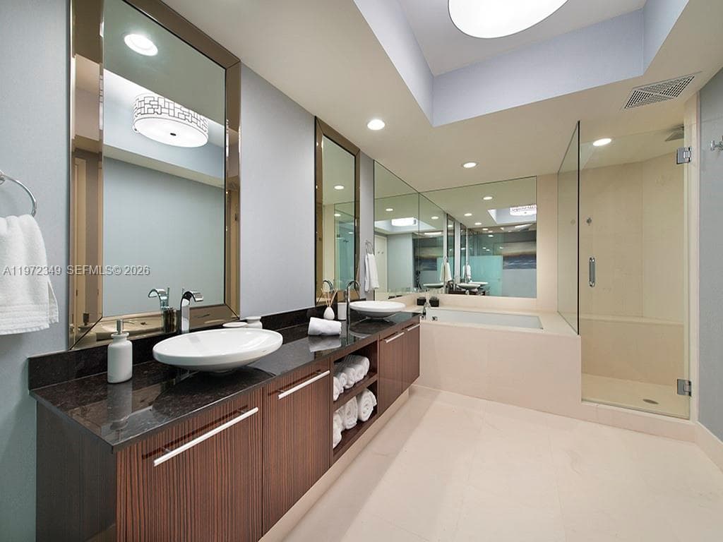 2711 Ocean Dr. 2804 photo 14