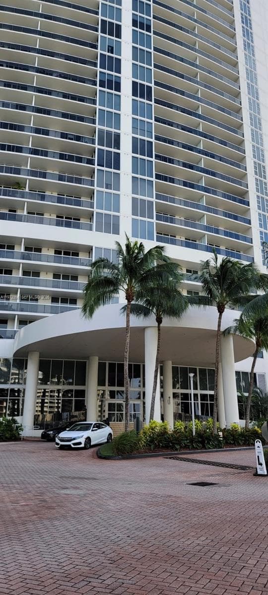 1850 Ocean Dr 2