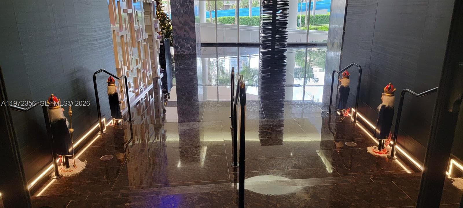 1850 Ocean Dr 5