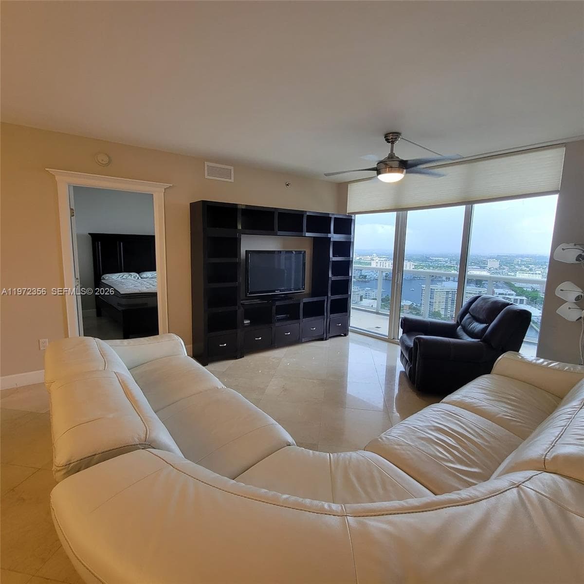 1850 Ocean Dr 3007 photo 15