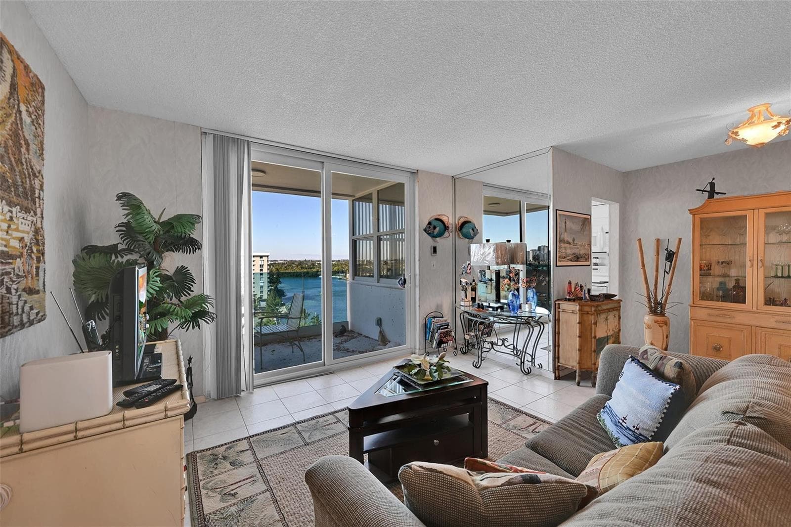 2639 N Riverside Drive #1005 5