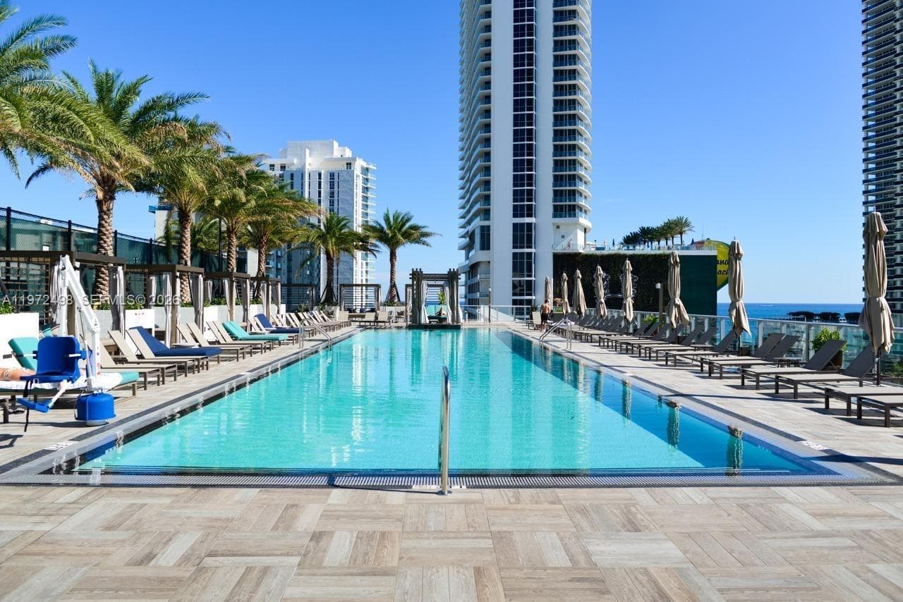 4010 Ocean Dr 5