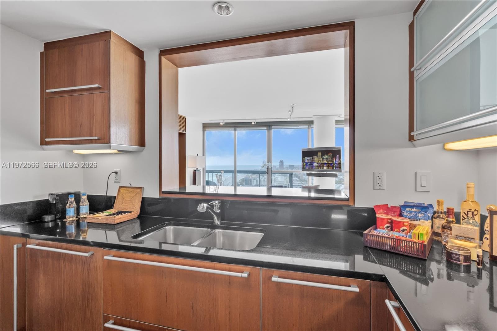101 20th St 3806 photo 13