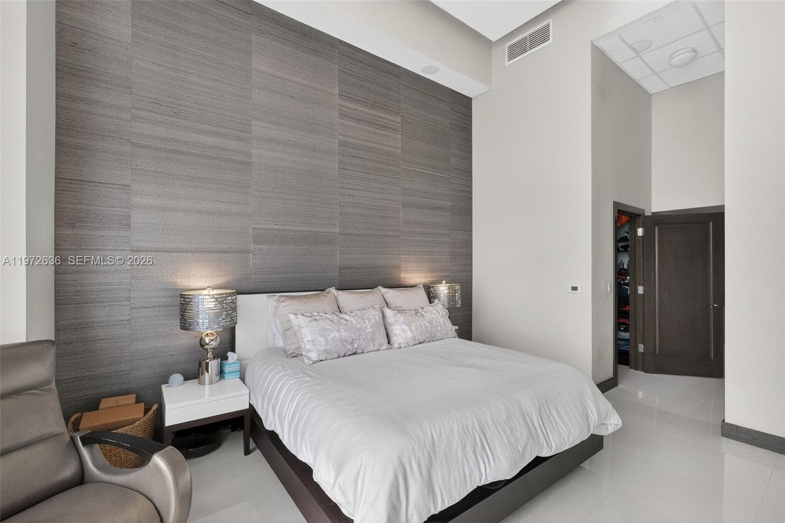 495 Brickell avenue 2201 photo 12