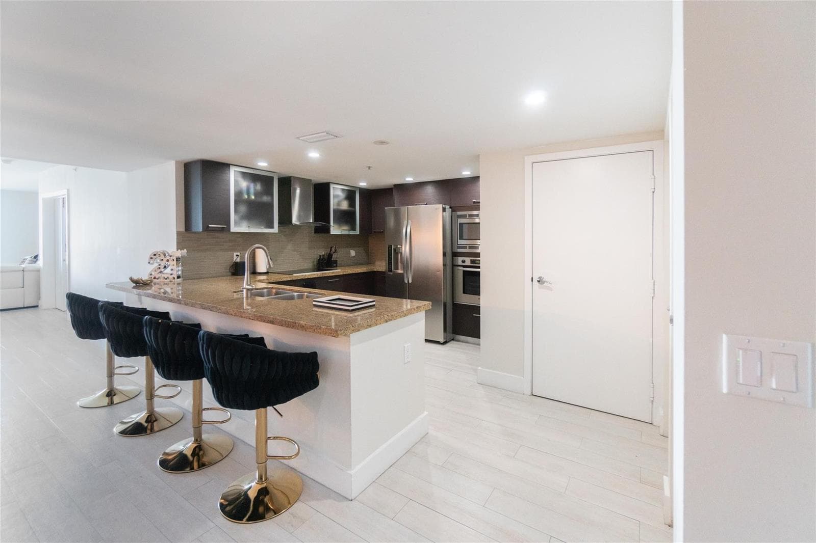 9400 W Bay Harbor Drive #503 4