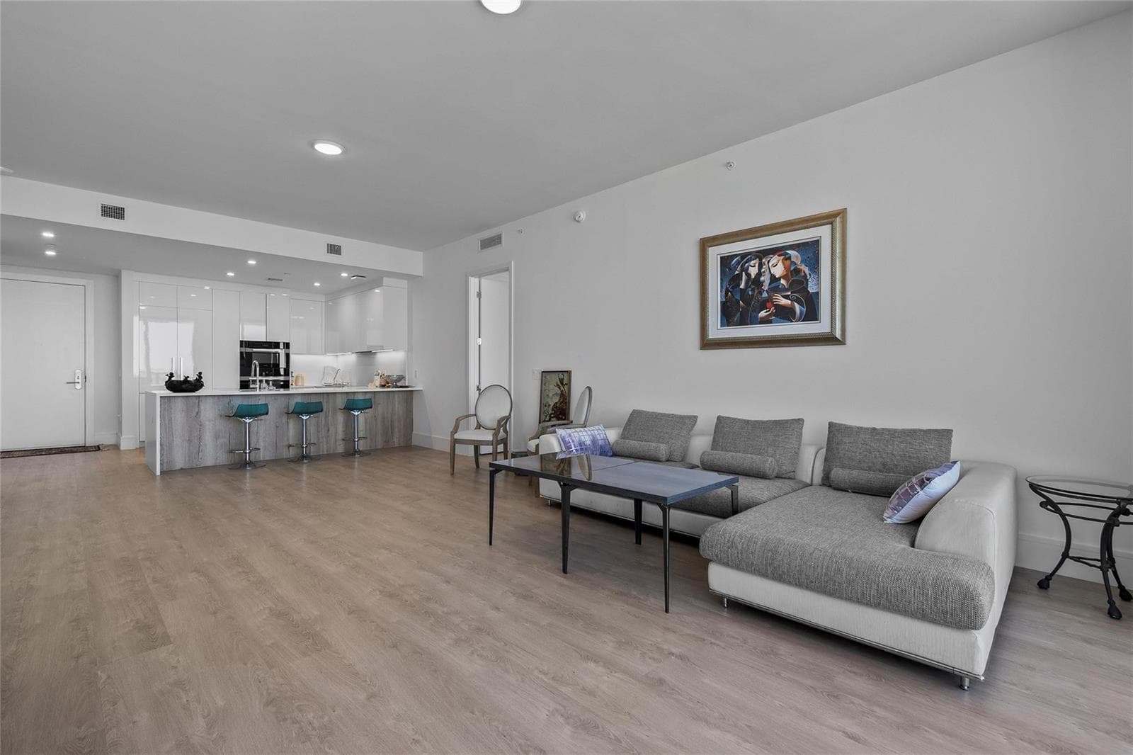 220 Lake Shore Drive #1417 5