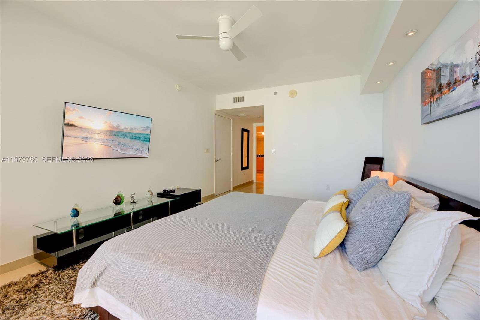 1830 Ocean Dr 3011 photo 20
