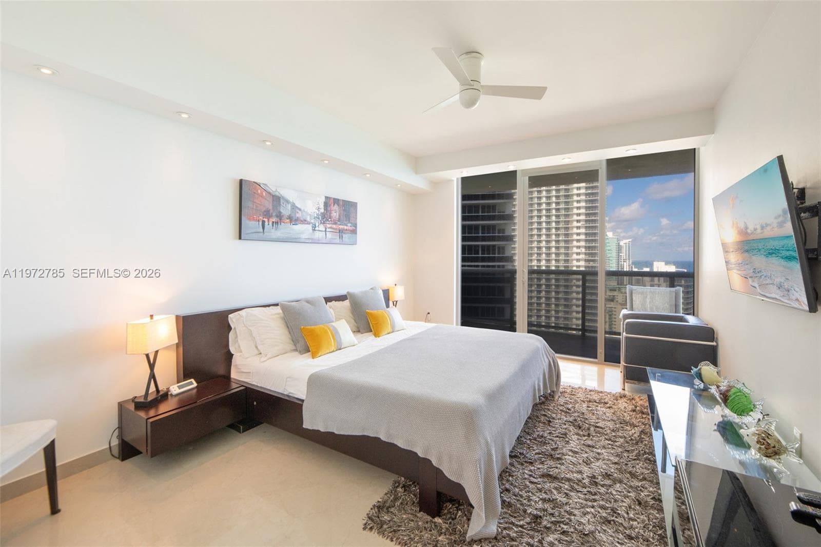 1830 Ocean Dr 3011 photo 18