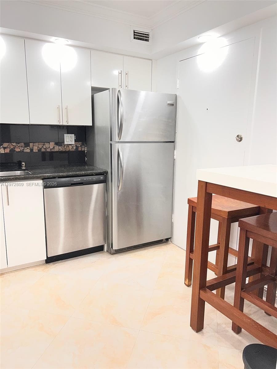3180 S Ocean Dr 1418 photo 11