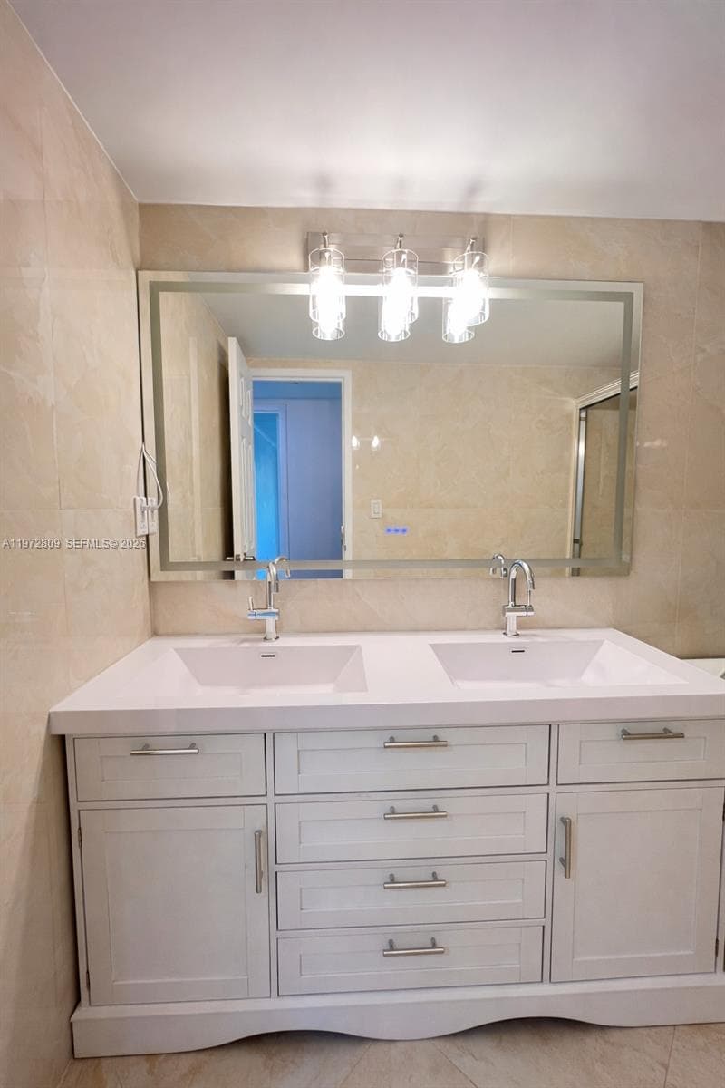 3180 S Ocean Dr 1418 photo 8
