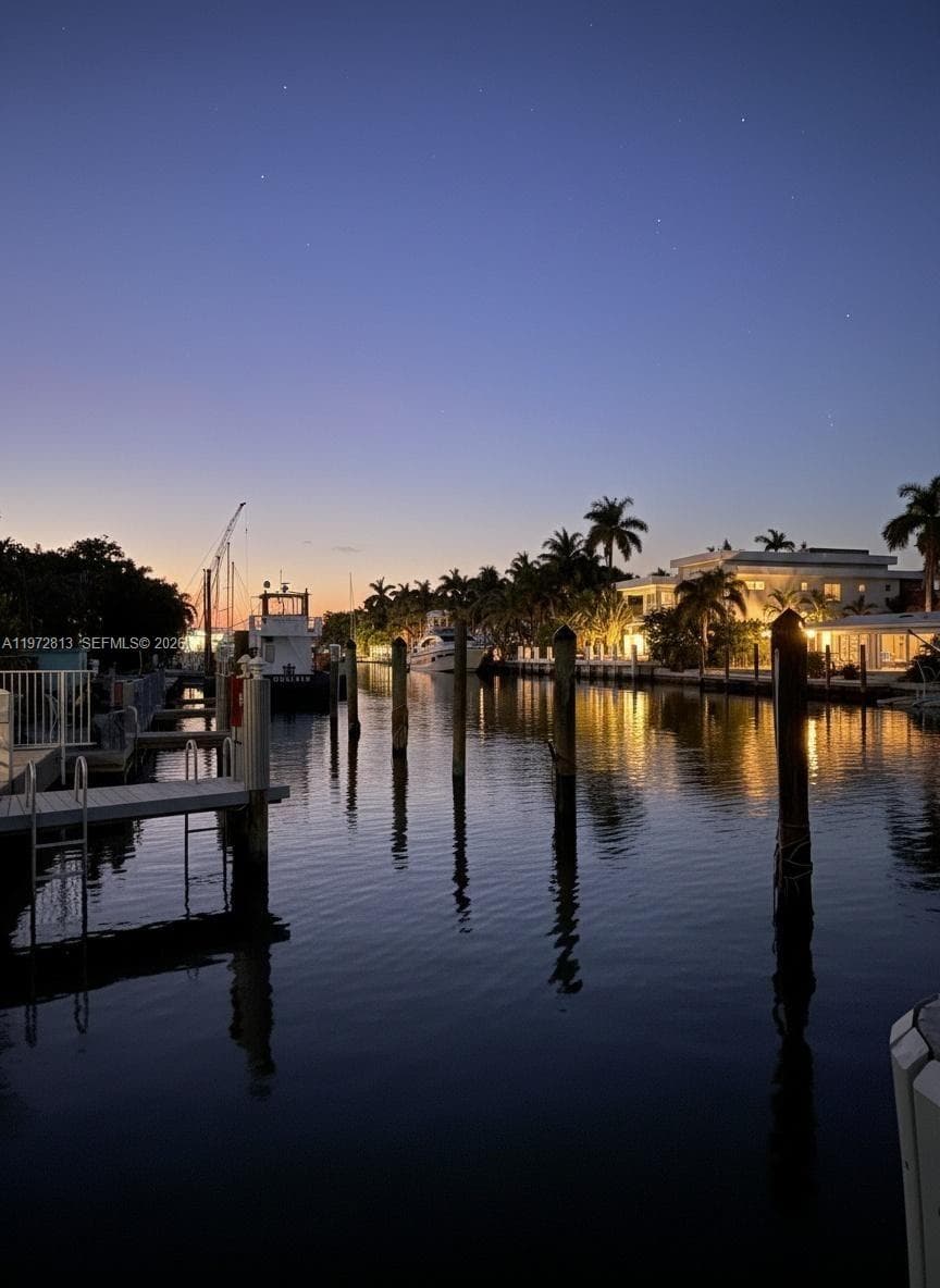 76 Isle Of Venice Dr 1
