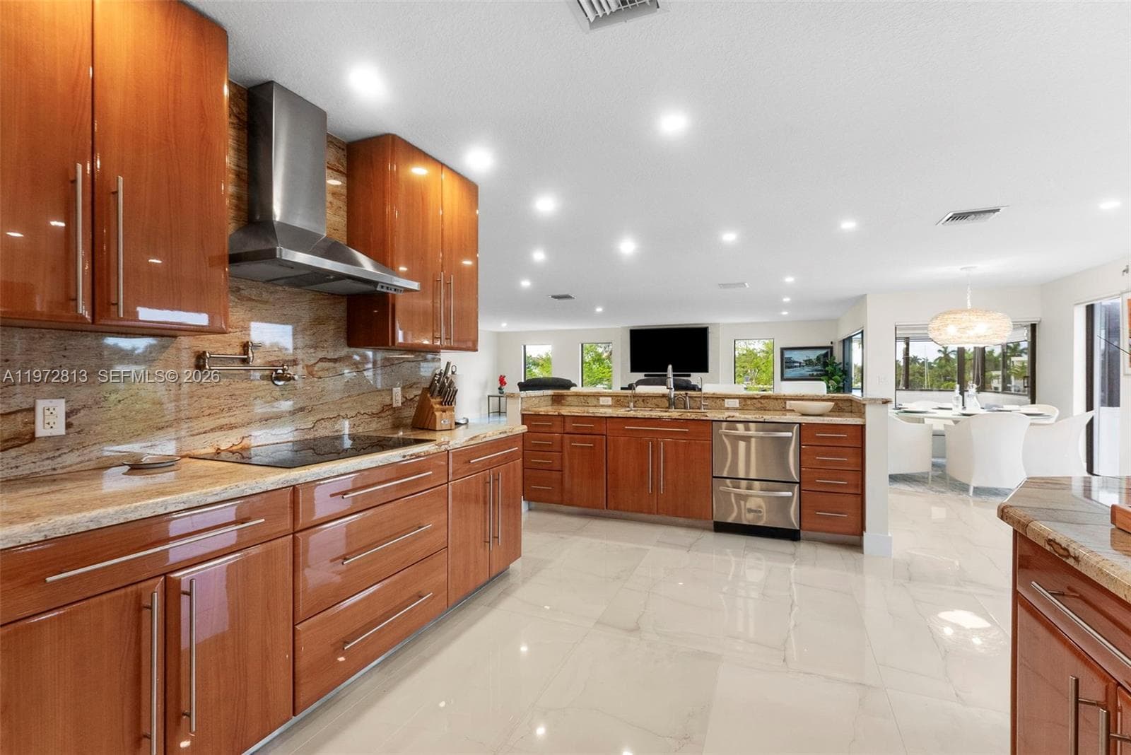 76 Isle Of Venice Dr H photo 8