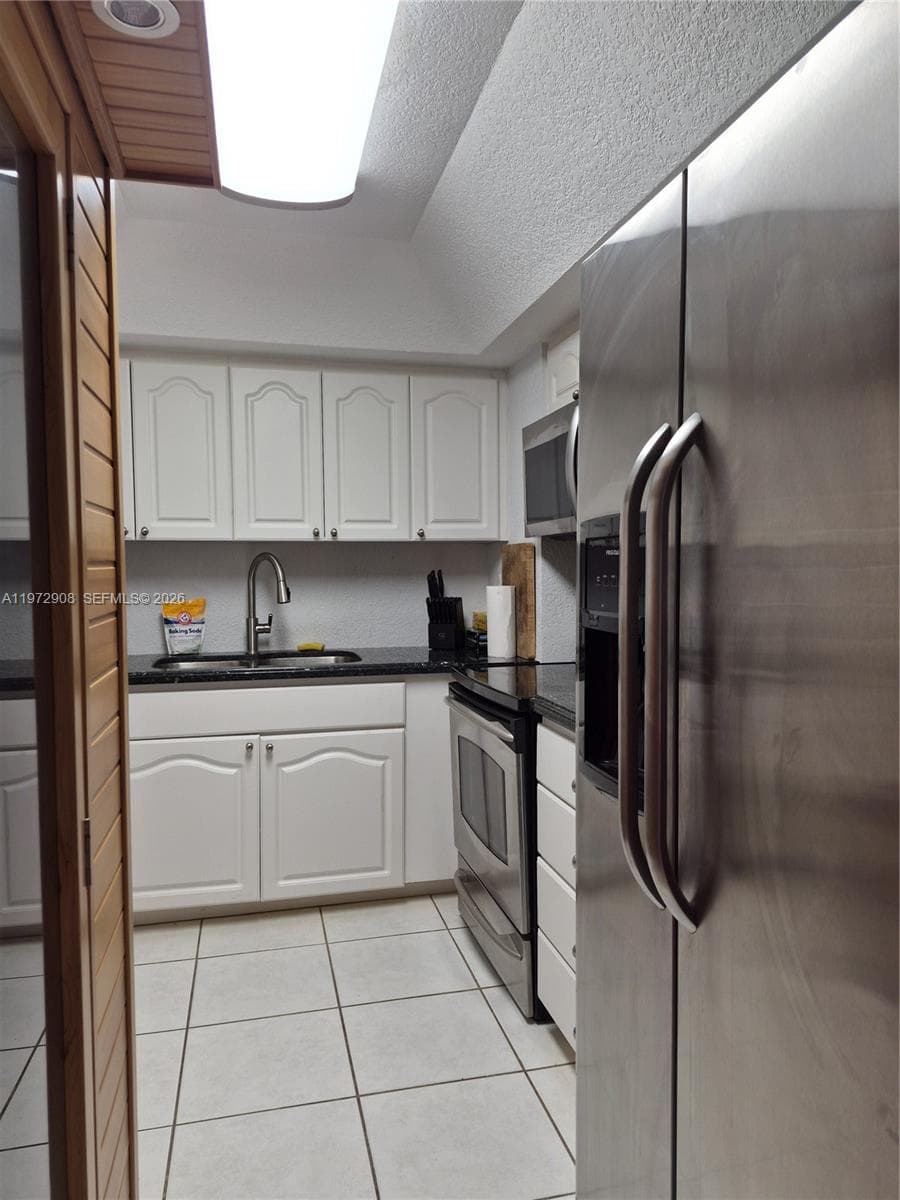 2655 Collins Ave 1404 photo 17