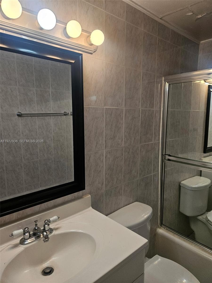 400 Kings Point Dr 1624 photo 14