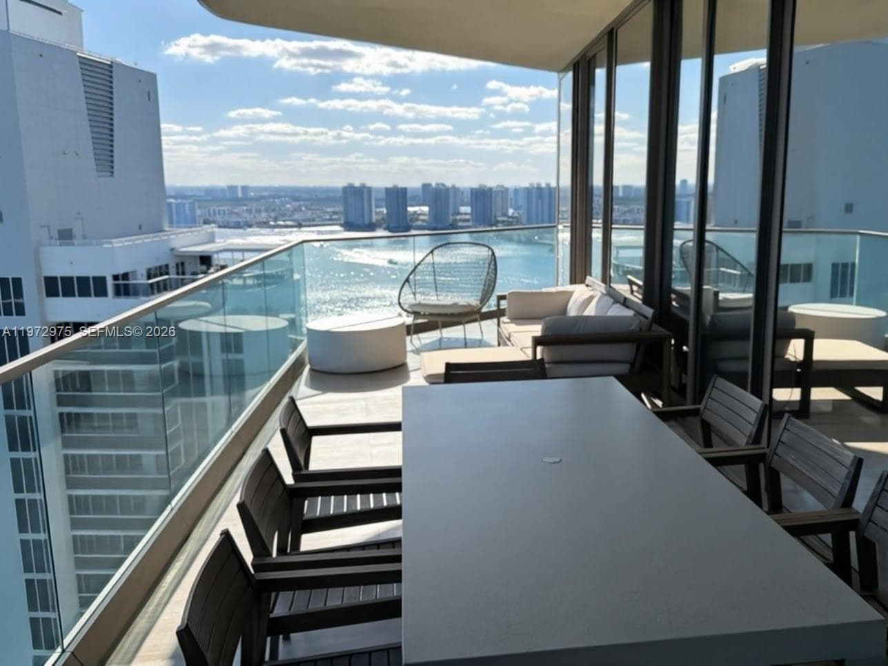 18975 Collins Ave 3