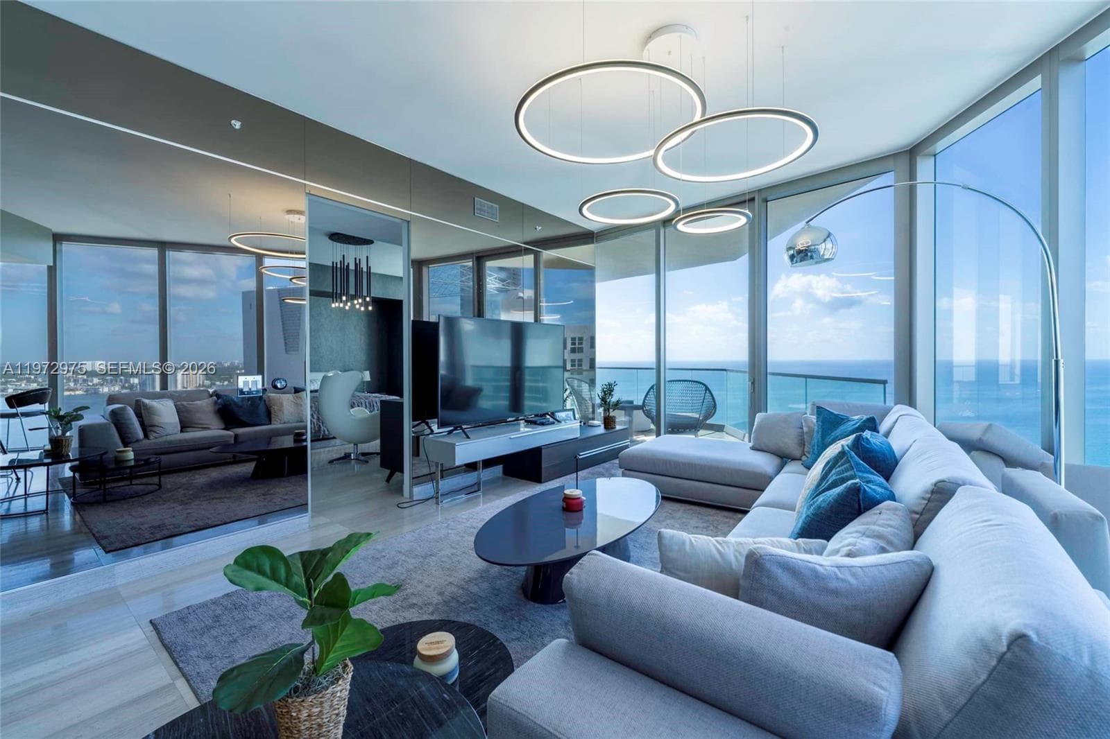 18975 Collins Ave 1