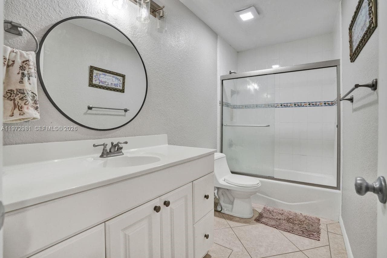 3665 NE 167th St 208 photo 16