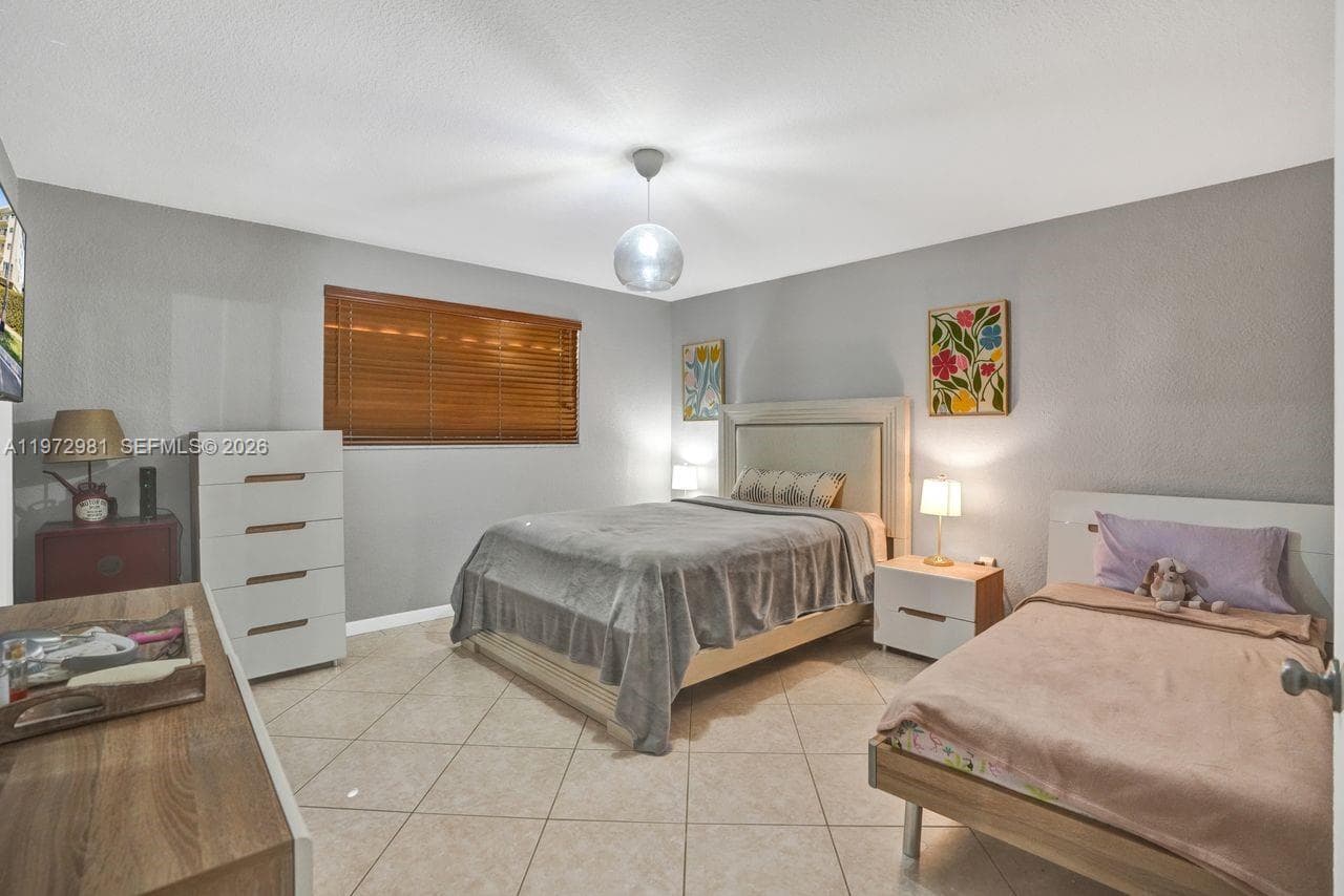 3665 NE 167th St 208 photo 18