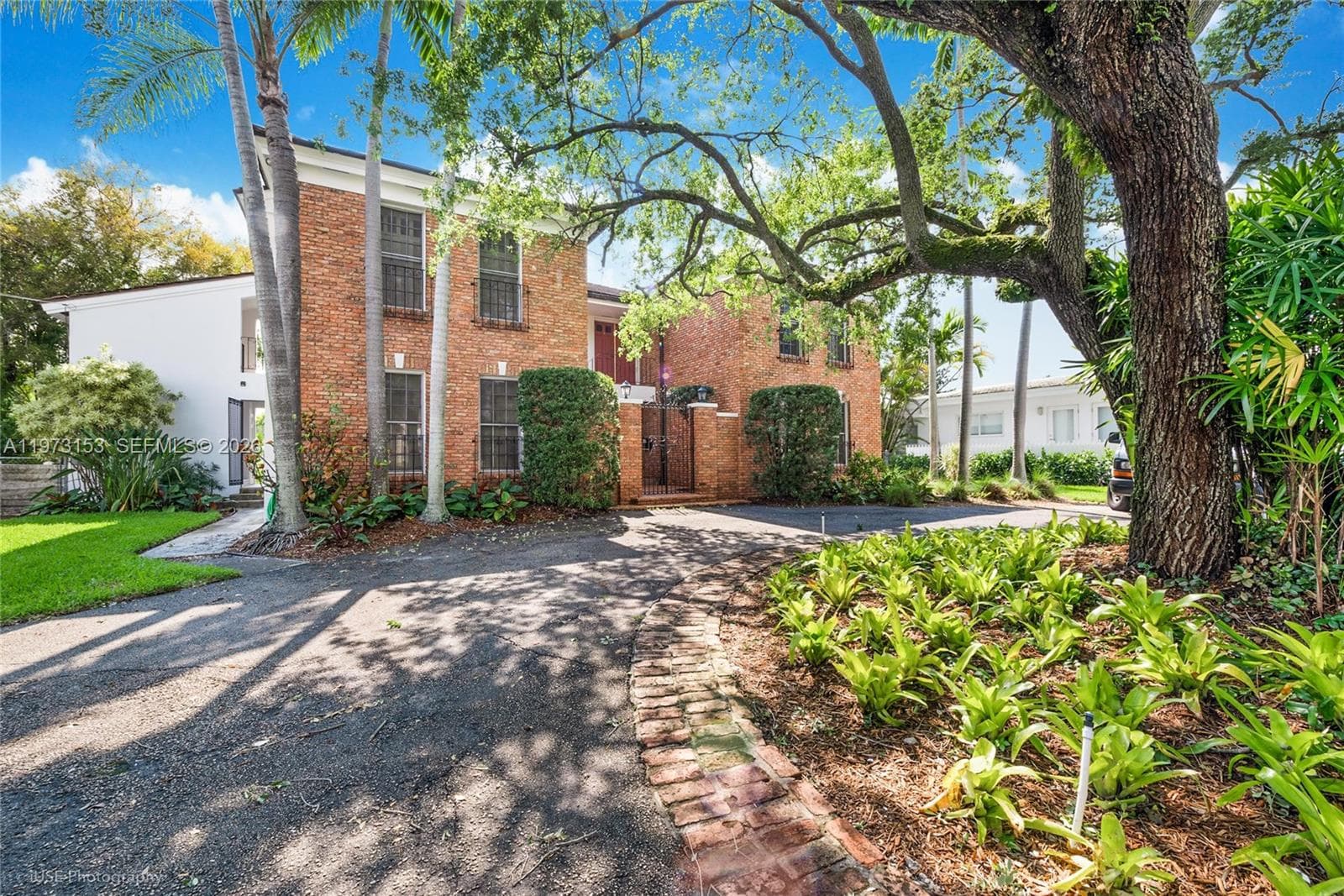 1265 Alhambra Cir 3