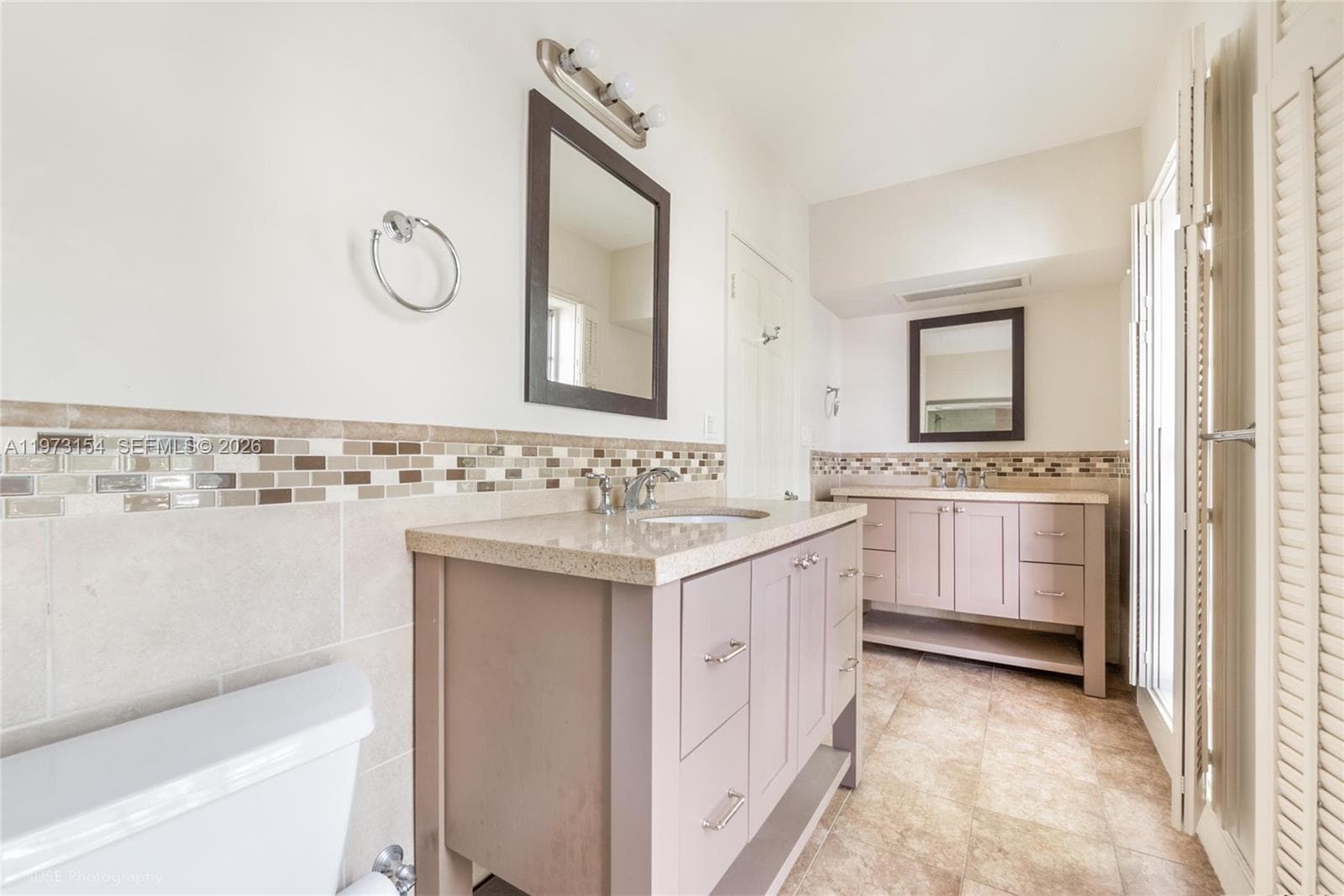 1265 Alhambra Cir B photo 17