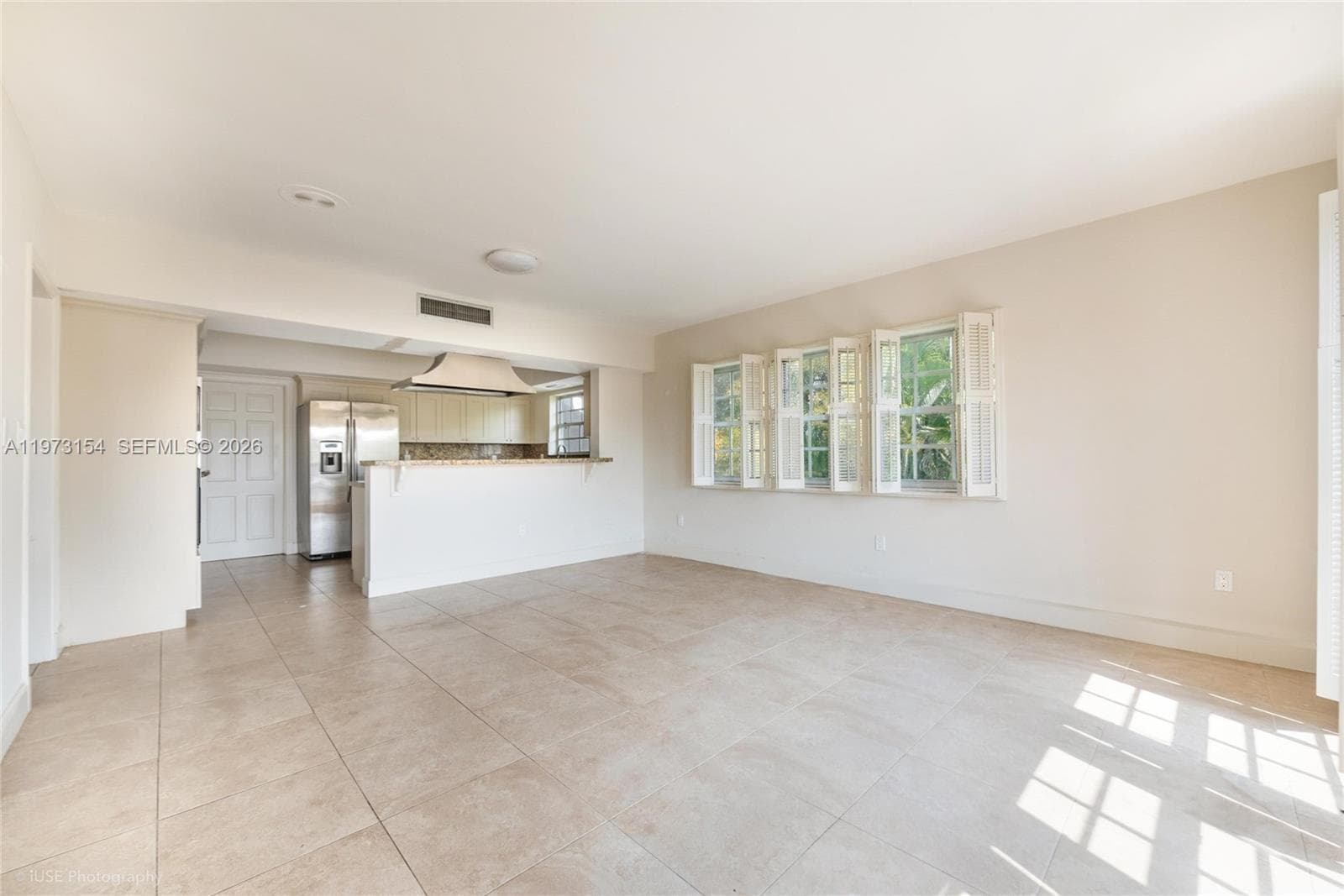 1265 Alhambra Cir B photo 9