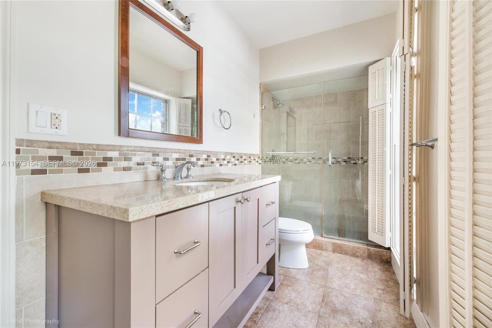 1265 Alhambra Cir B photo 18