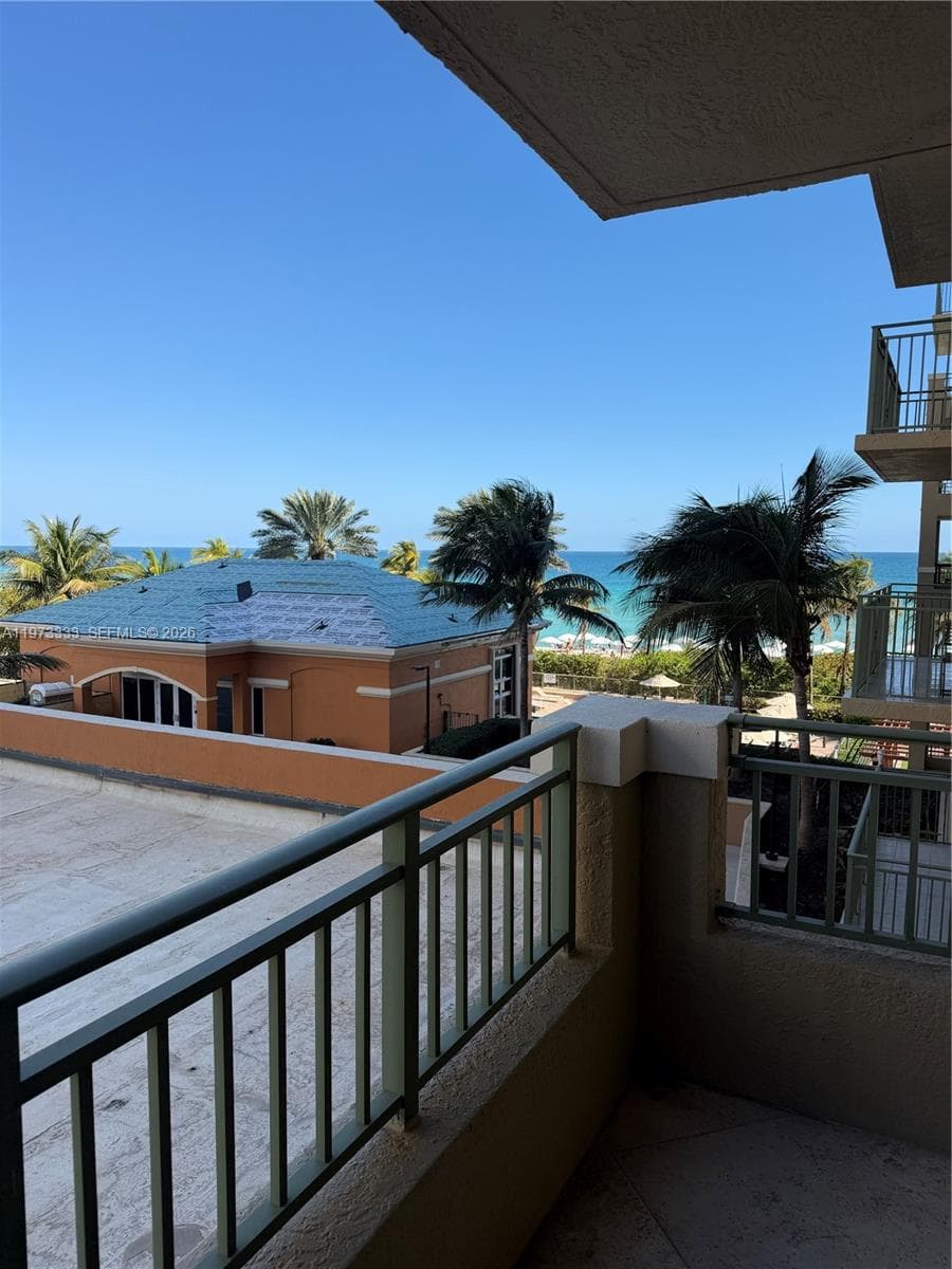 2080 Ocean Dr 5