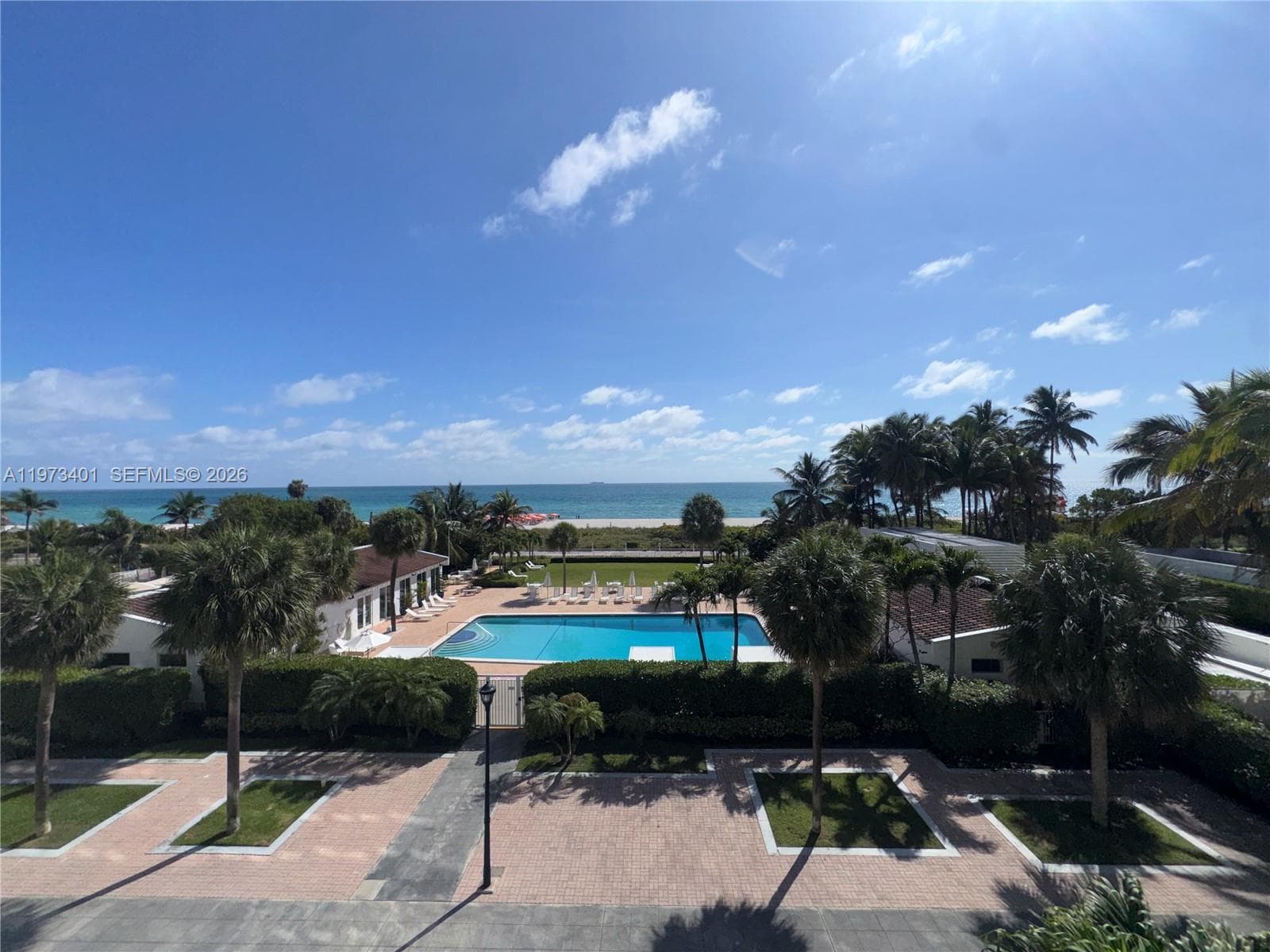 2457 Collins Ave 405 photo 1