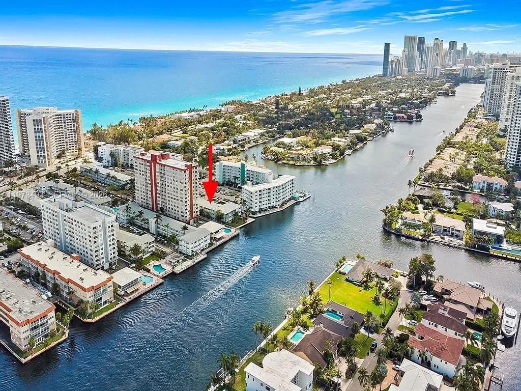 3177 Ocean Dr 125 photo 3