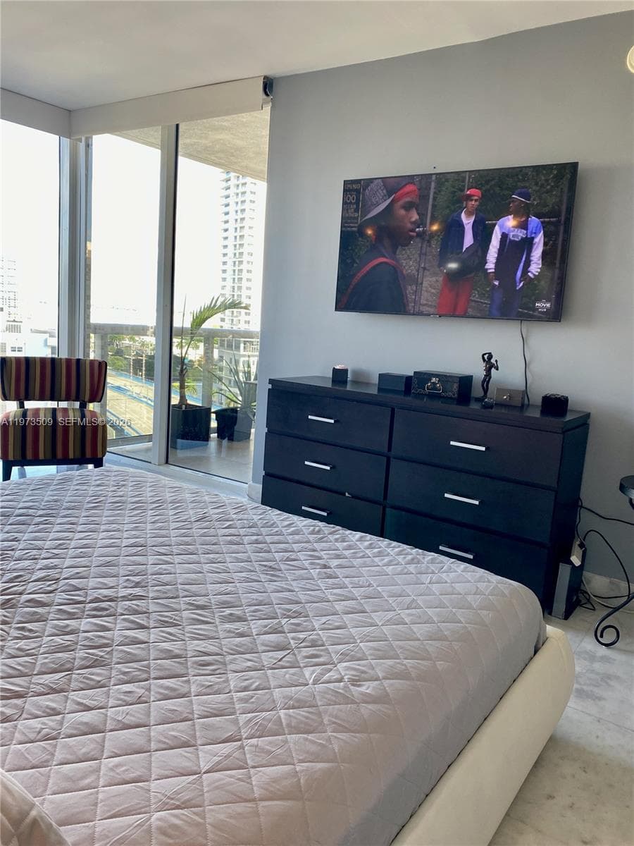 1800 Ocean Dr 1408 photo 13