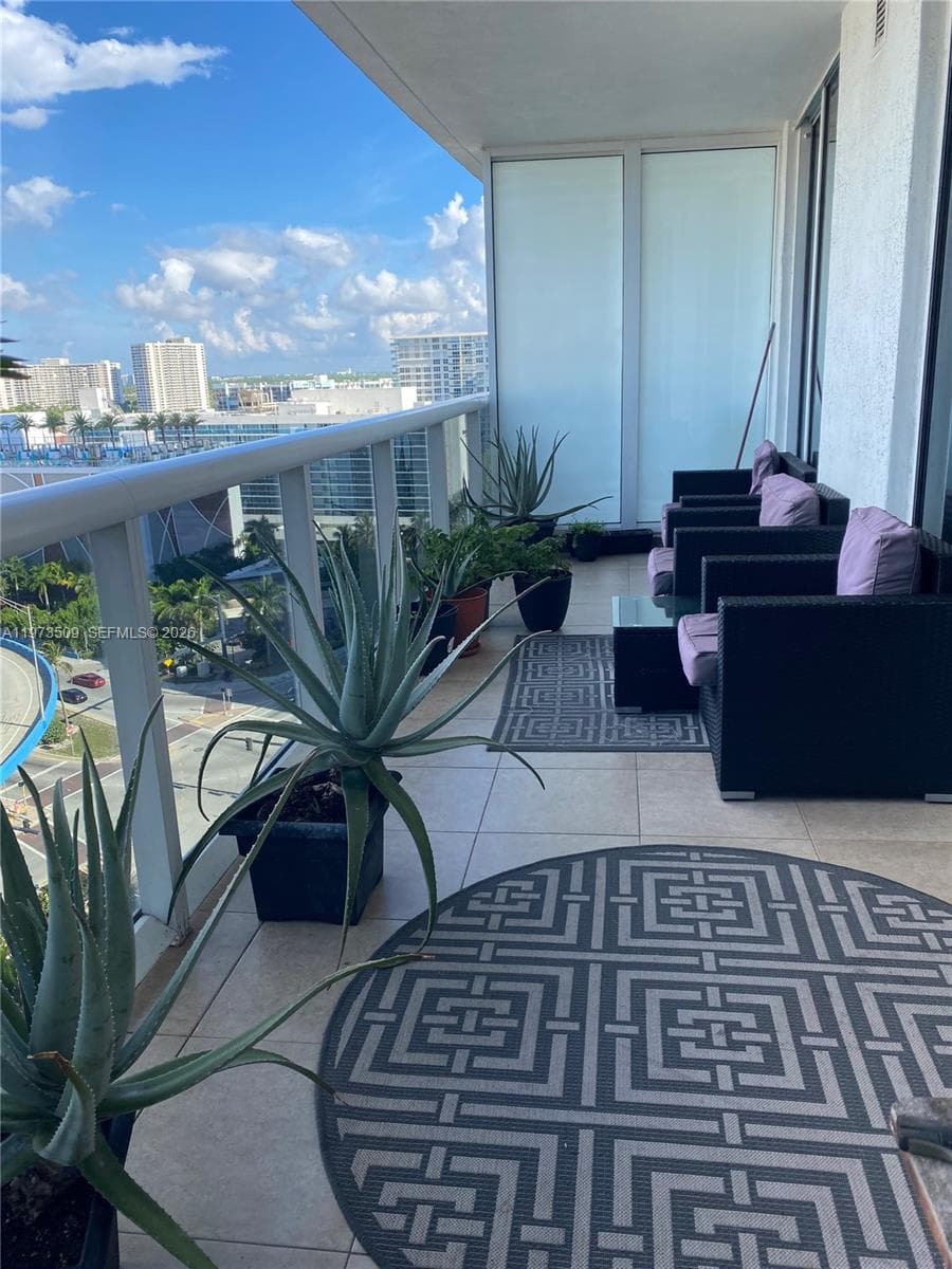 1800 Ocean Dr 1408 photo 24