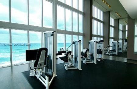 1800 Ocean Dr 4