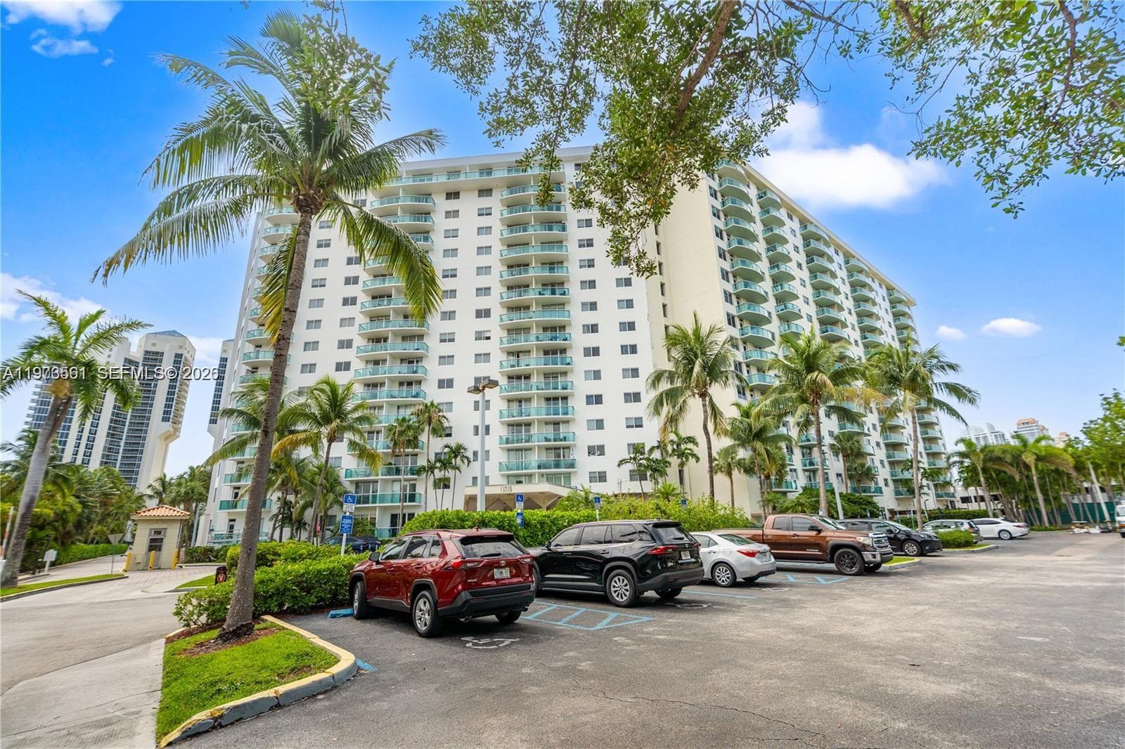 19370 Collins Ave 221 photo 19