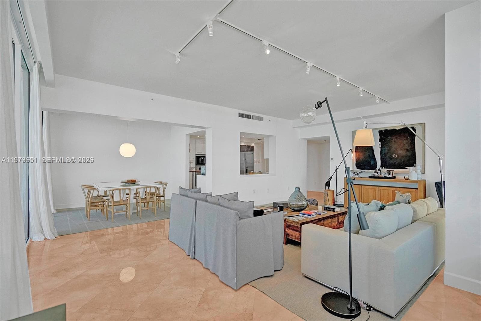10205 Collins Ave 4