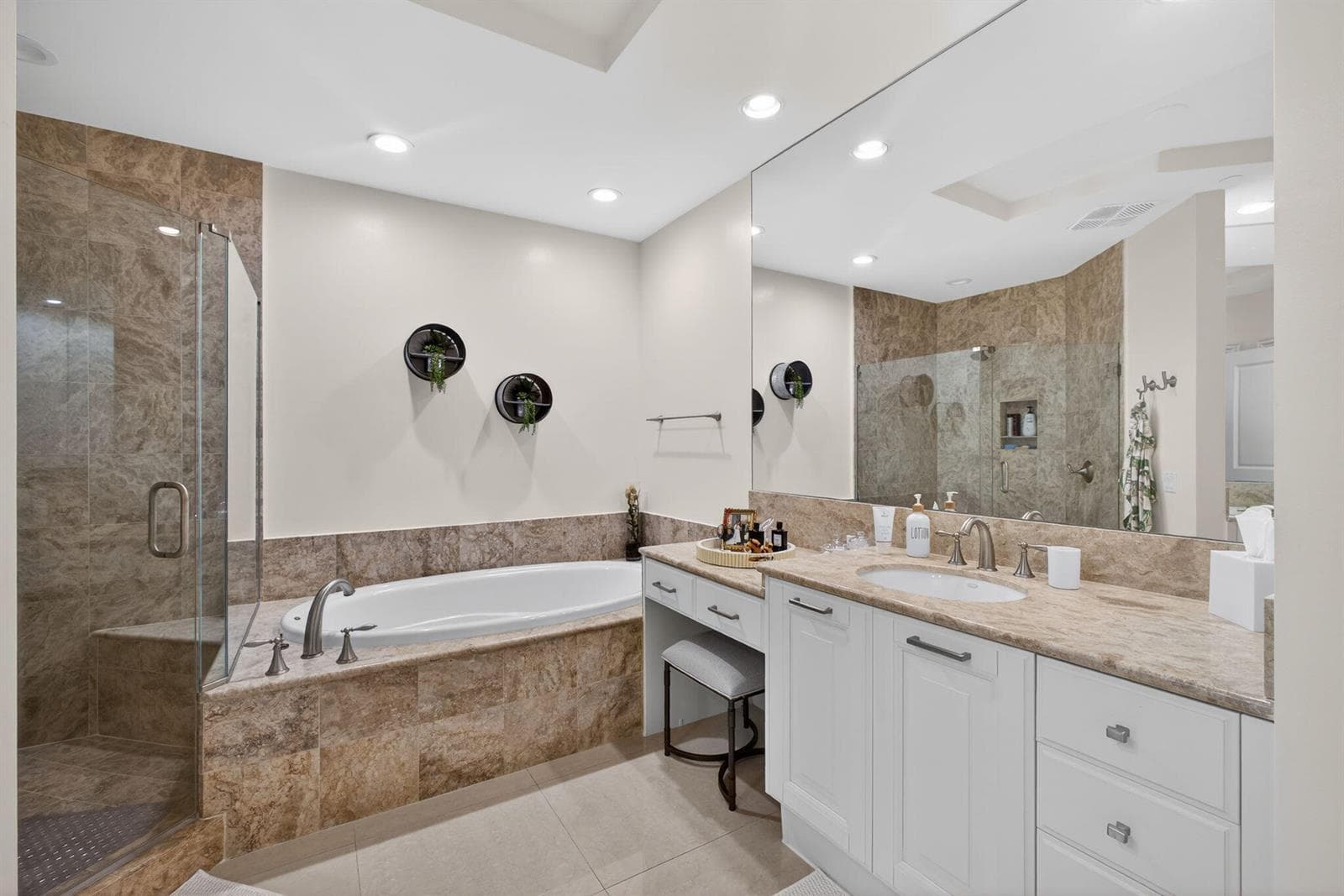 3800 N Ocean Drive 2050 photo 24