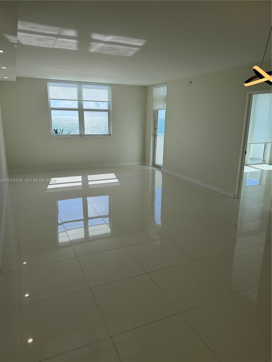 3001 Ocean Dr 511 photo 7