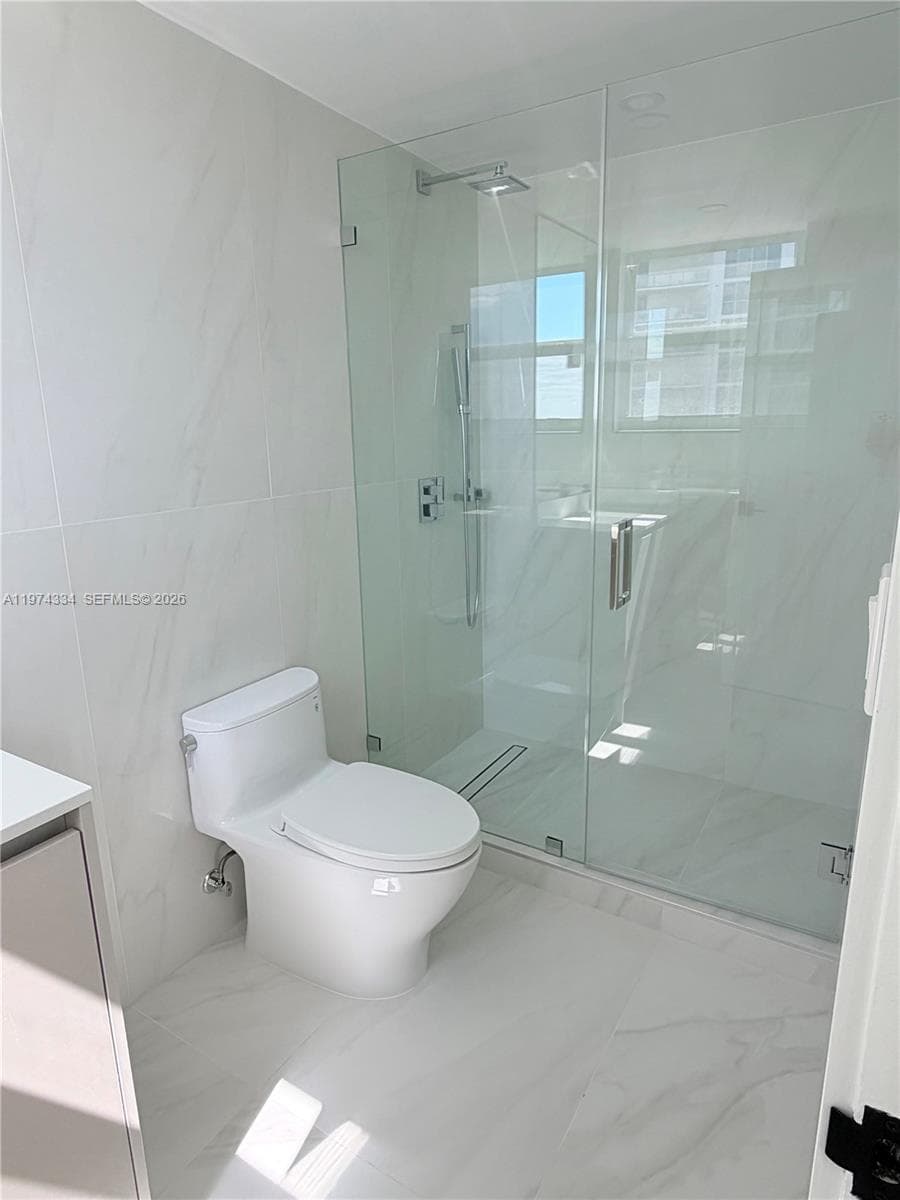 3001 Ocean Dr 511 photo 20