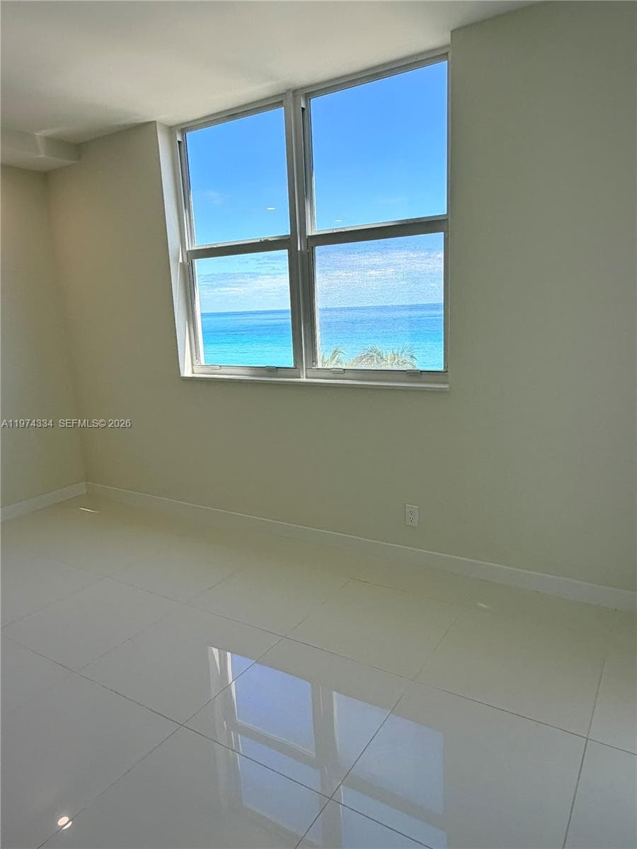 3001 Ocean Dr 511 photo 11