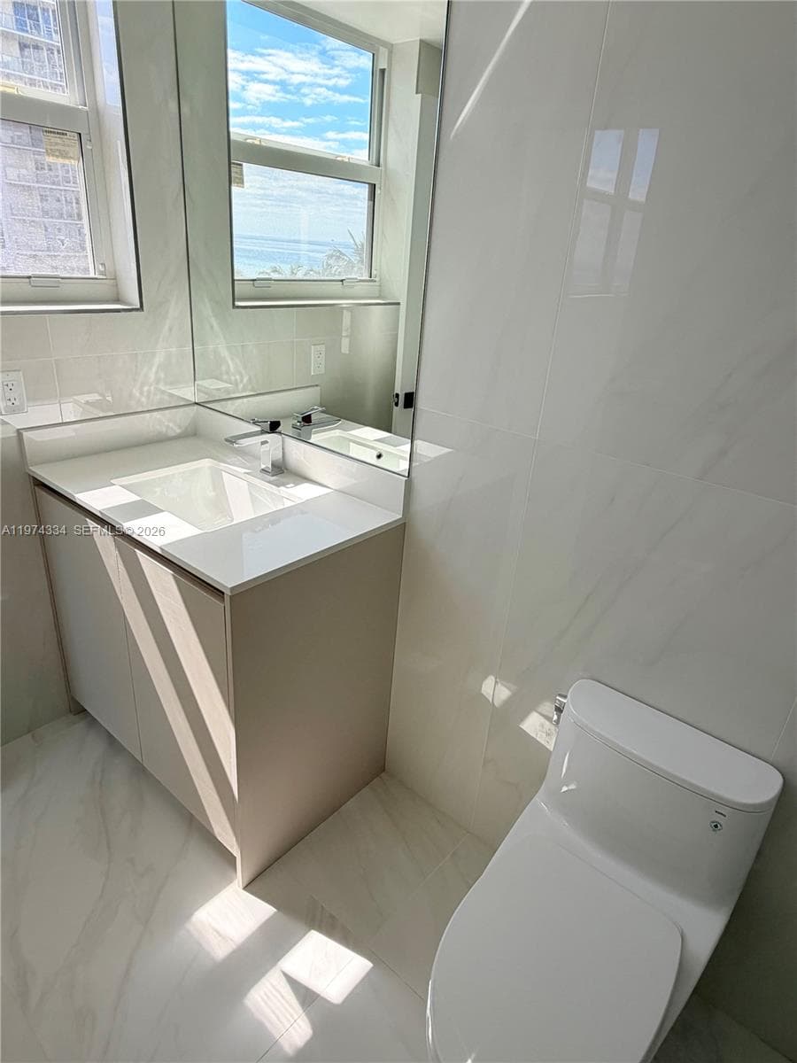 3001 Ocean Dr 511 photo 19