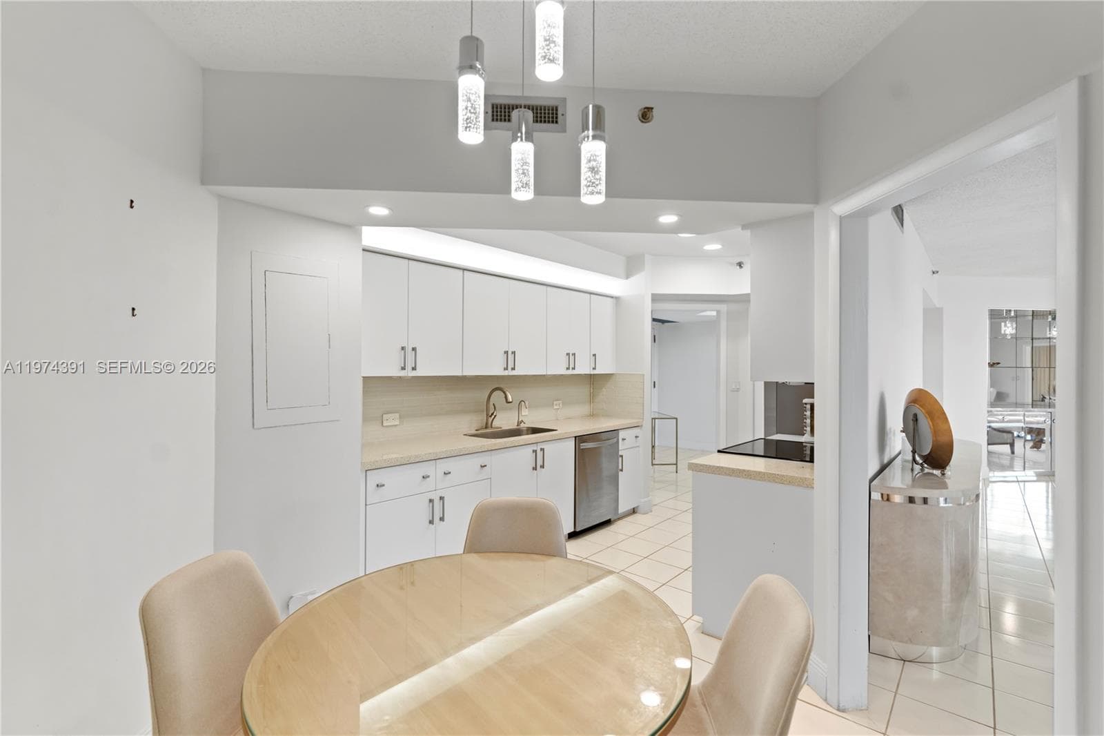 20191 E Country Club Dr 407 photo 12