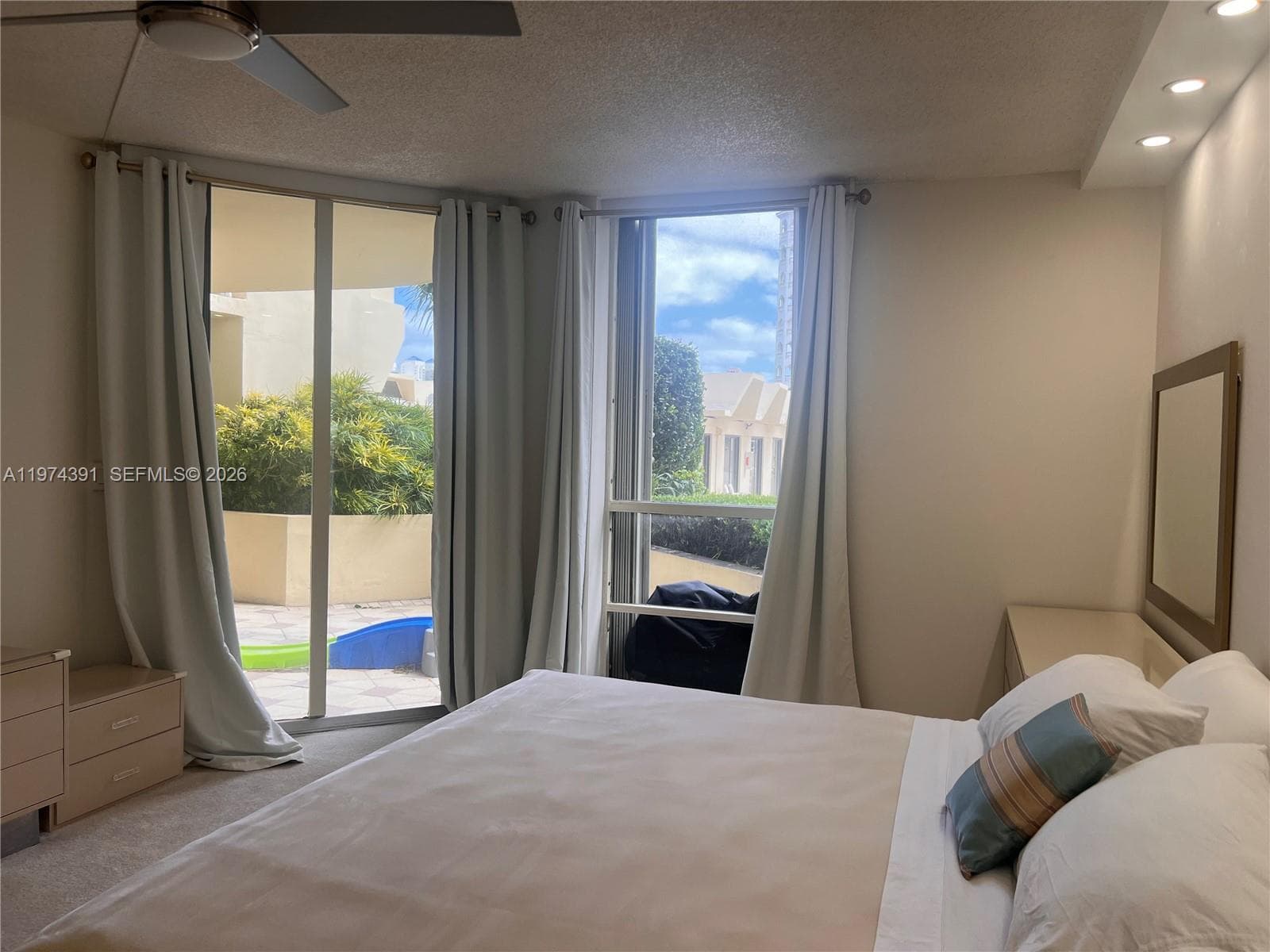 20191 E Country Club Dr 407 photo 20