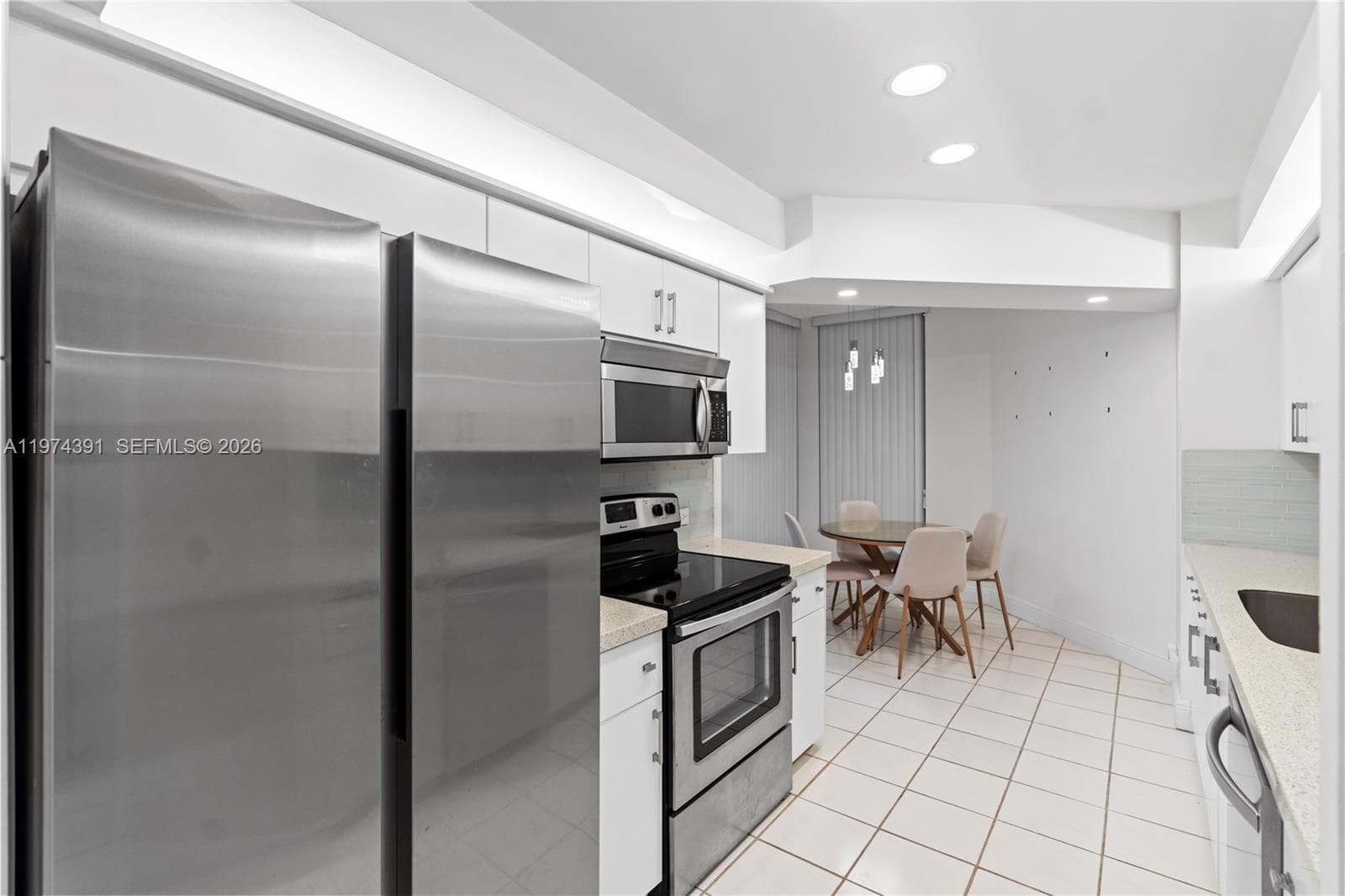 20191 E Country Club Dr 407 photo 9