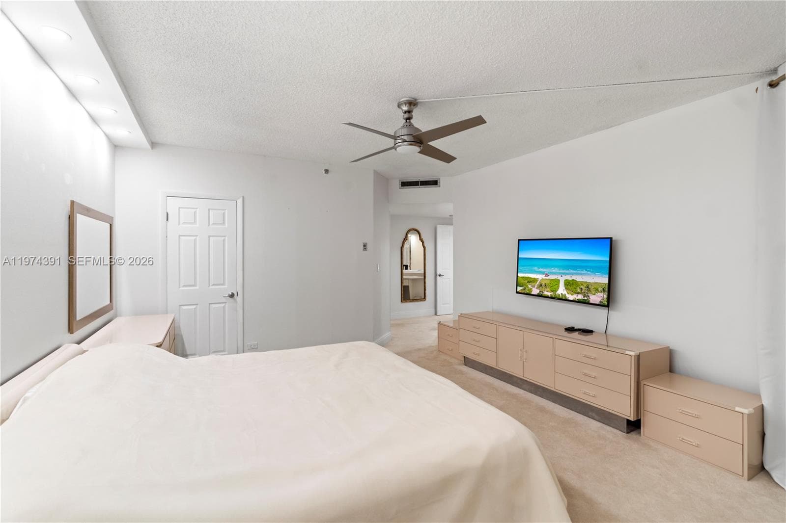 20191 E Country Club Dr 407 photo 18