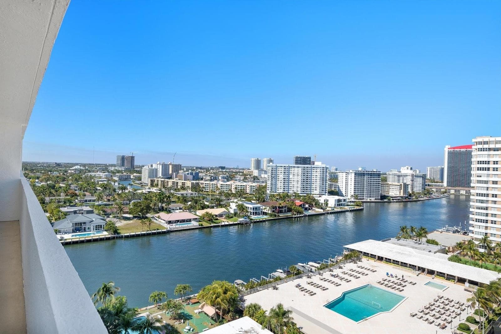 2017 S Ocean Drive Ph1 photo 2