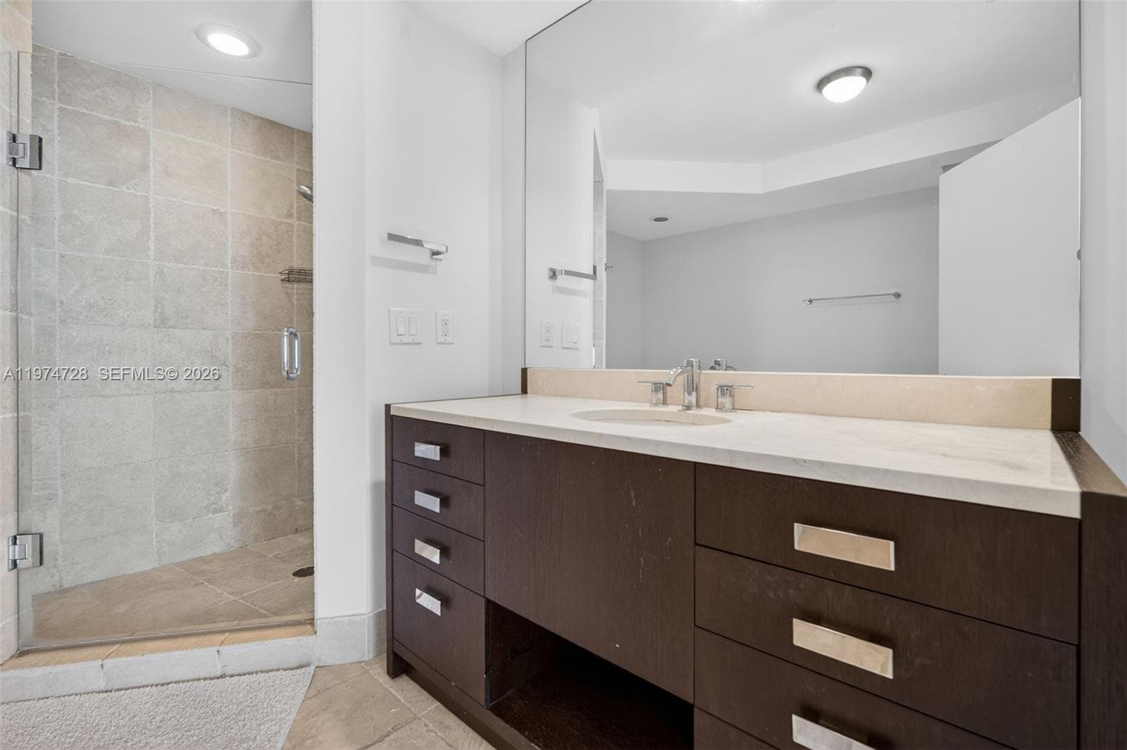 18201 Collins Ave 2008 photo 5
