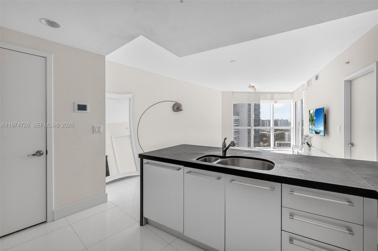 18201 Collins Ave 2008 photo 20
